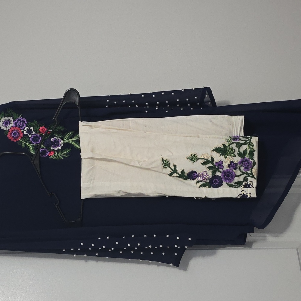 Indian Pakistani Outfit  -   2 Pc Women's Top + White Pants - SIZE SMAll/MEDIUM